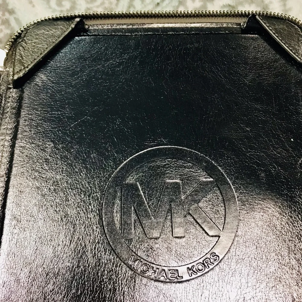 MICHAEL KORS Silver Tablet Folio Case